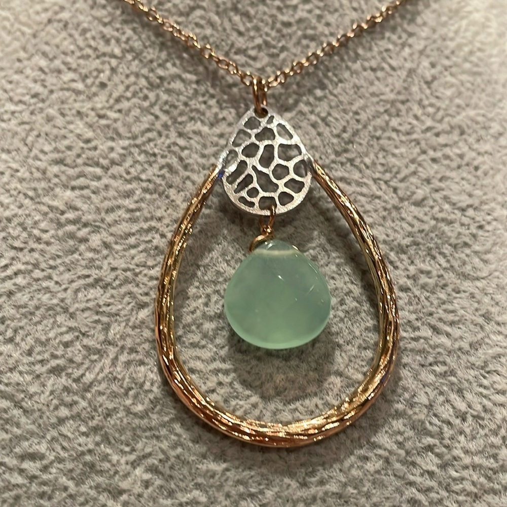 Capsule Pendant Necklace Rose Gold & Green Dangle Bead Oval Tear Drop
